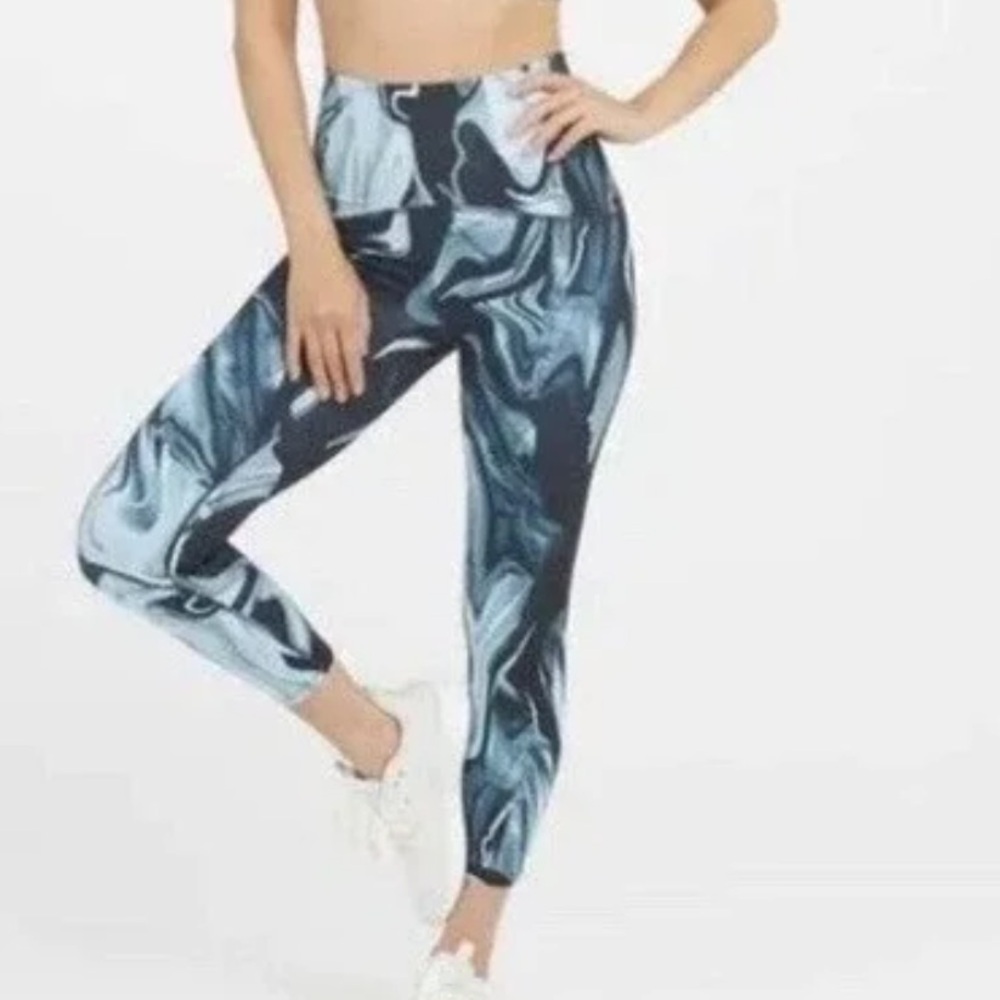 SPANX Booty Boost® Active Leggings